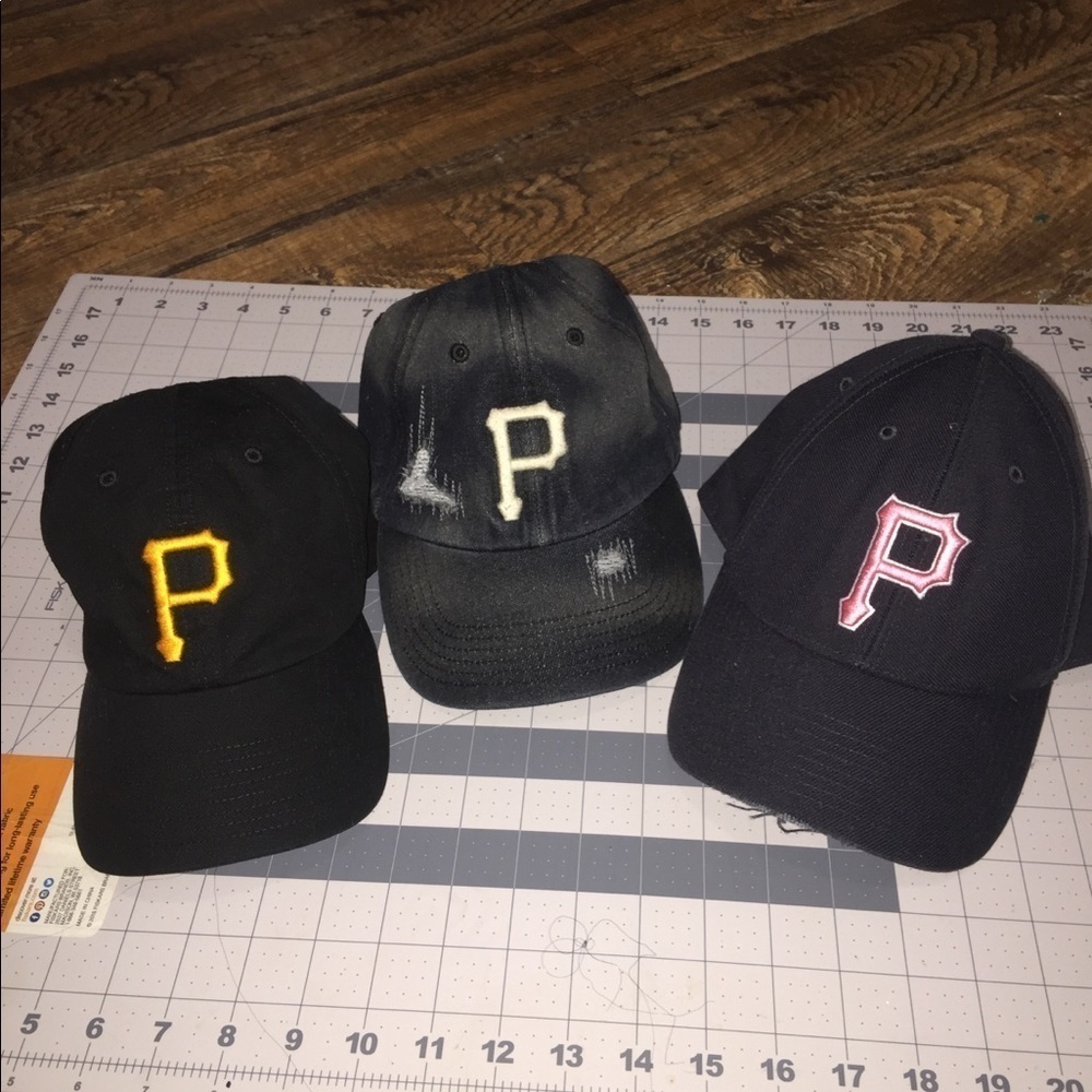 Lot of 3 Pittsburgh Pirates 47 caps gray off white black gold black pink